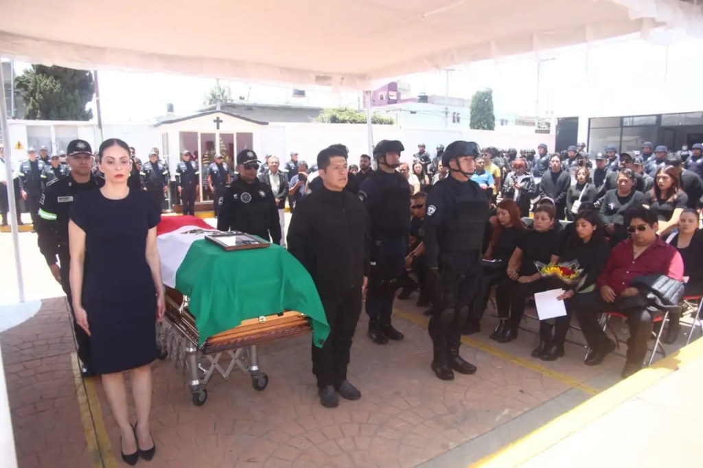 En Chimalhuacán, Estado de México, realizan Homenaje a policía caído en cumplimiento de su&nbsp;deber.