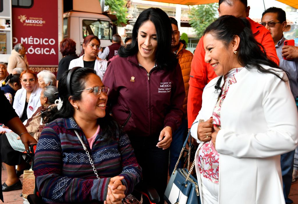 Integra DIFEM tecnología de realidad virtual en Jornadas Asistenciales para prevenir adicciones y violencia contra la&nbsp;mujer.