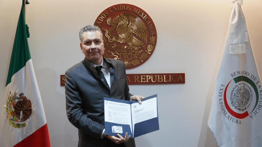 Waldo Fernández y Judith Díaz llevan a cabo su Credencialización y Registro en el&nbsp;Senado.