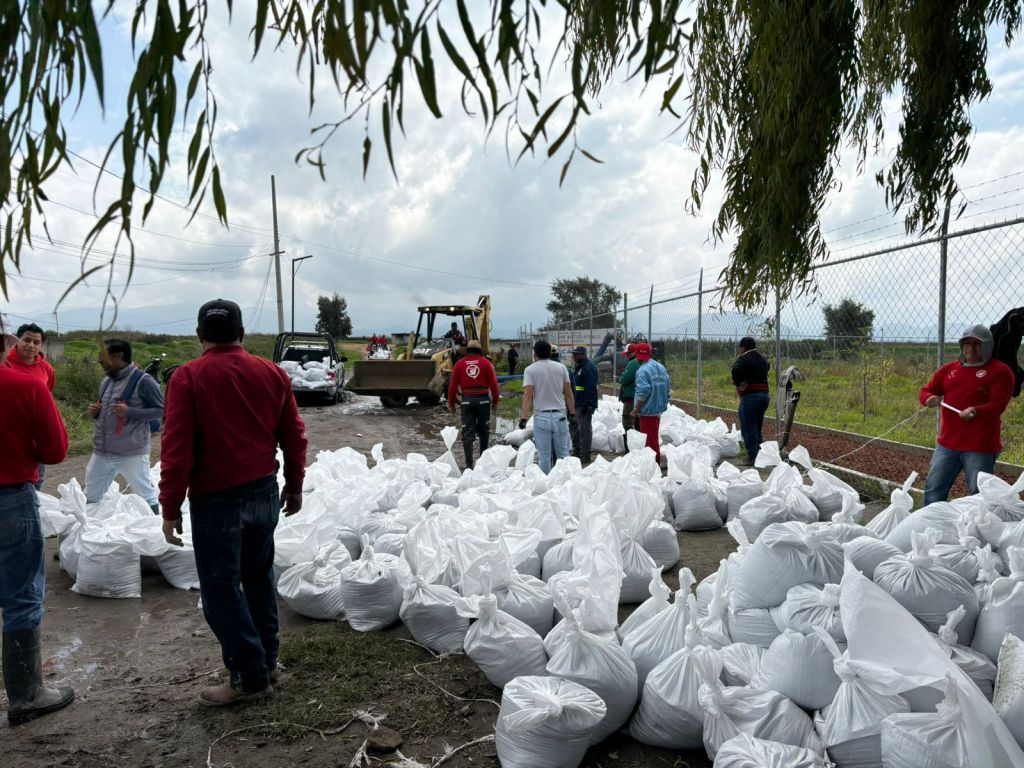 Retira GEM dos tapones de basura en el Río&nbsp;Lerma.