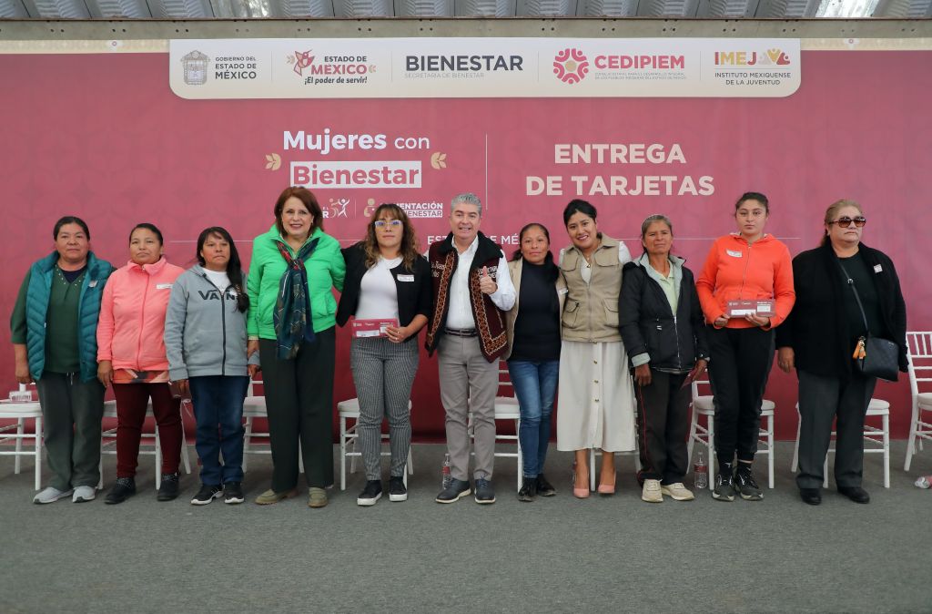 Reciben 2 mil mexiquenses la tarjeta Mujeres con Bienestar en Atlacomulco; programa fundamental para la transformación del&nbsp;EdoMéx.