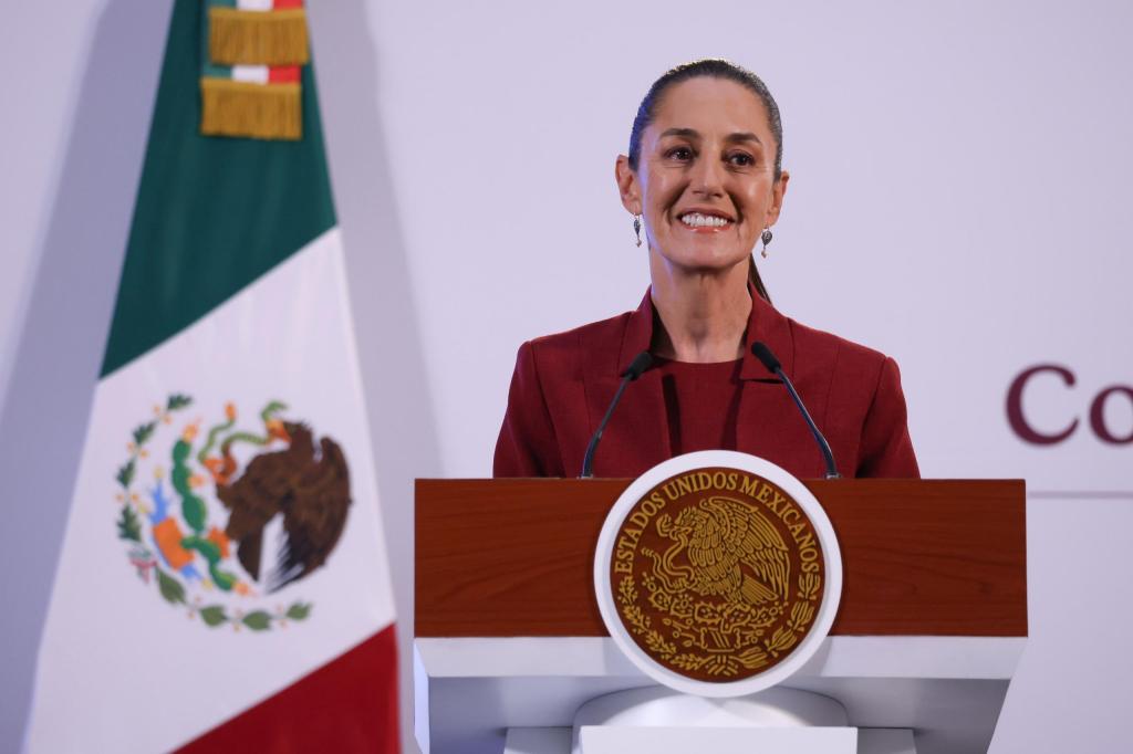 Vamos a seguir disminuyendo los delitos y a seguir construyendo La Paz: Claudia Sheinbaum&nbsp;Pardo.