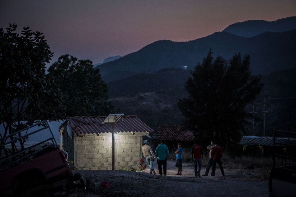 Instala GEM sistemas fotovoltaicos en comunidades que no cuentan con energía&nbsp;eléctrica.