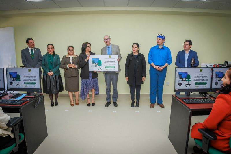 Rector de UAEMéx entregó Edificio “J” del Plantel “Isidro Fabela Alfaro” de la Escuela&nbsp;Preparatoria.