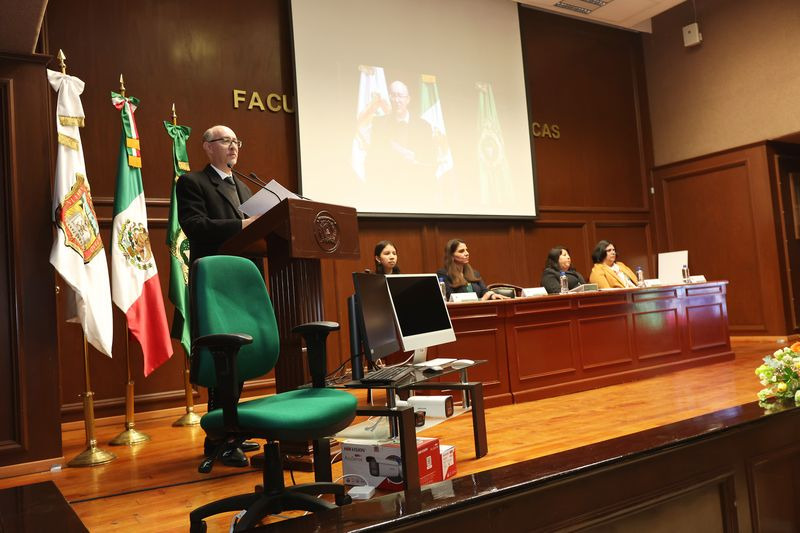 Entrega UAEMéx equipamiento en beneficio de la Facultad de Ciencias Políticas y&nbsp;Sociales.