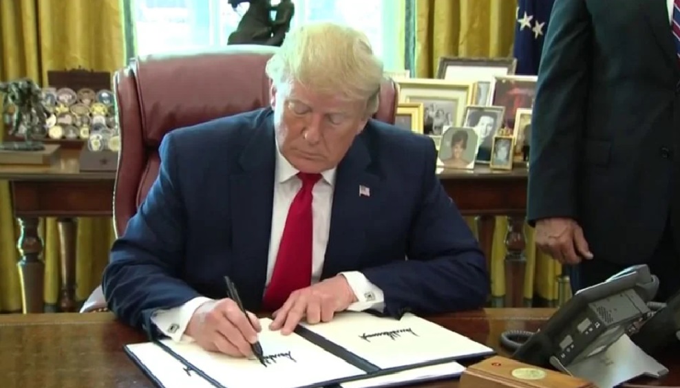 El Sheriff llegó&nbsp;armado.