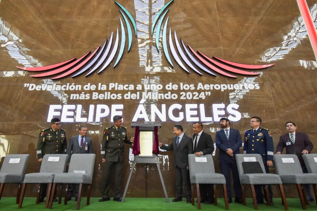 AIFA entre los mejores 6 aeropuertos del mundo; develan placa conmemorativa del Galardón Prix&nbsp;Versailles.