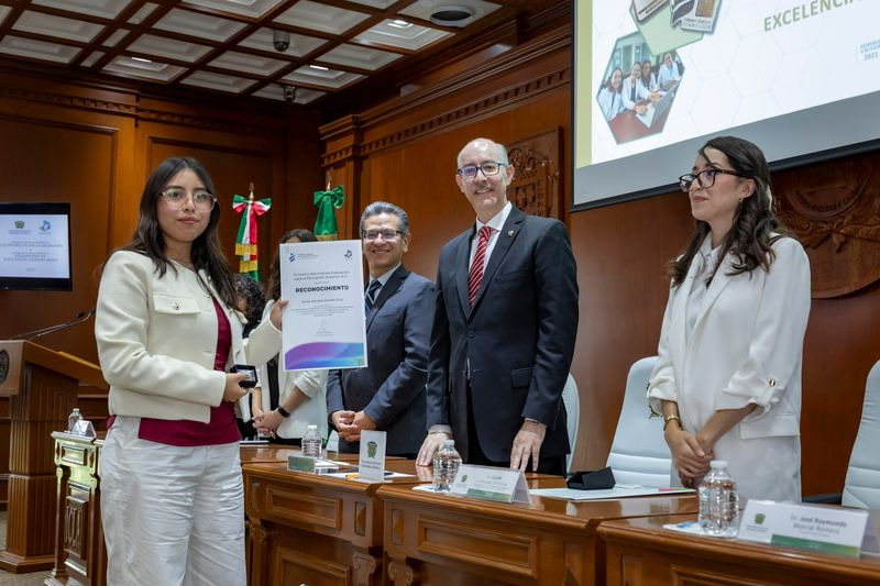 CENEVAL reconoce a comunidad universitaria de la UAEMéx por su excelencia&nbsp;académica.