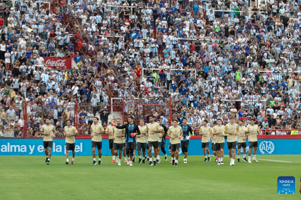 Selección argentina de fútbol participa en sesión de entrenamiento a puertas&nbsp;abiertas.