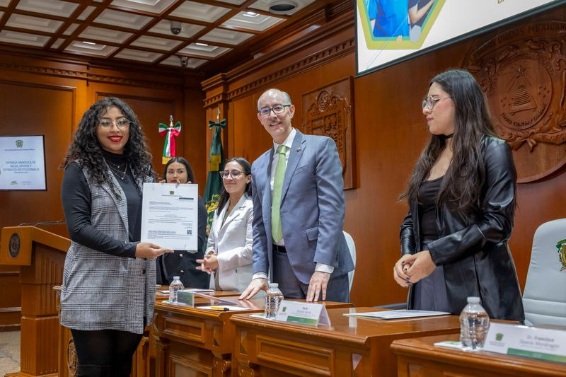 UAEMéx reconoce el desempeño académico de su comunidad&nbsp;universitaria.
