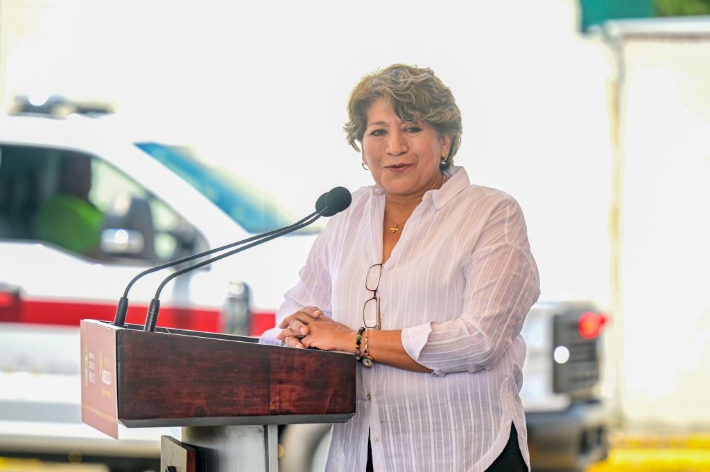 Entrega Gobernadora Delfina Gómez Álvarez ambulancias de alta tecnología para atención a pacientes con obesidad mórbida y recién&nbsp;nacidos.