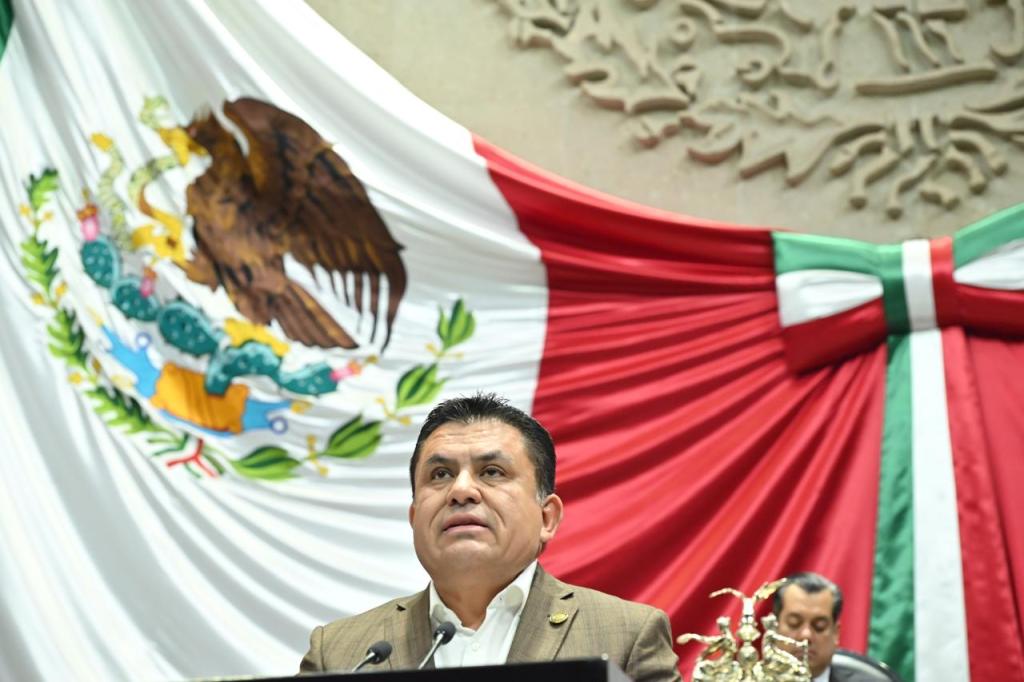 Busca Diputado Federal del PRI Alejandro Domínguez que Maestrso puedan cambiar de Adscripción en Un&nbsp;Año.