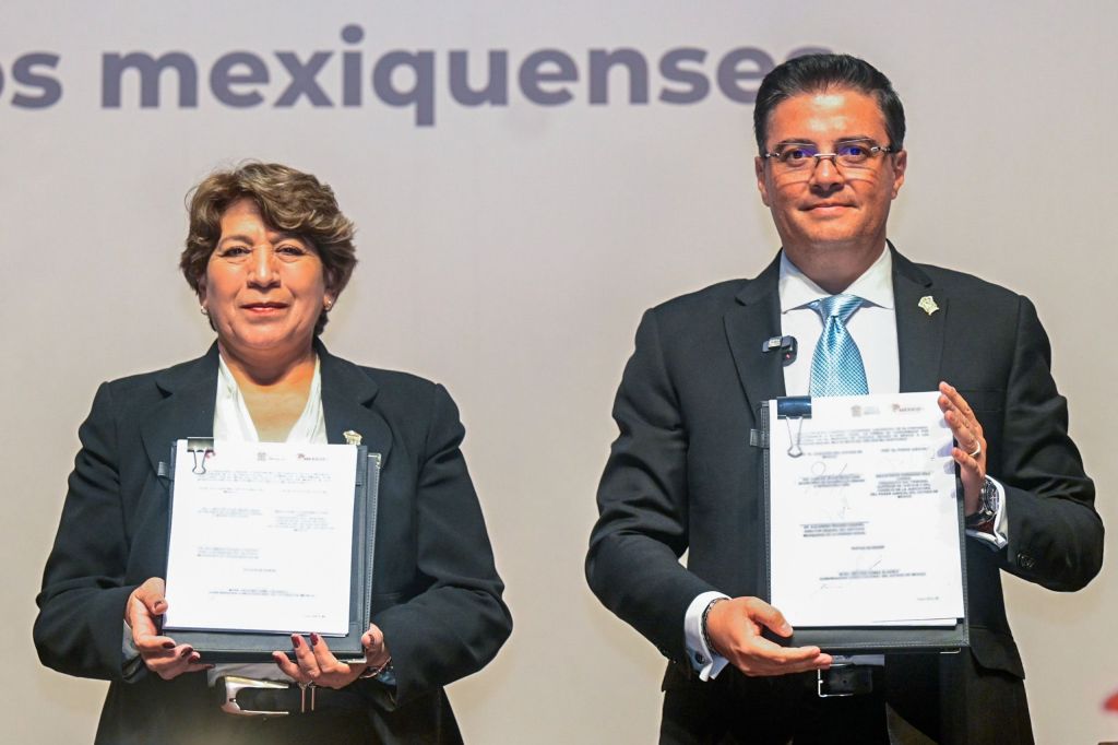 Entrega Gobernadora Delfina Gómez Álvarez 1,450 títulos de propiedad; otorga descuentos de hasta 100% a familias de escasos recursos para regularizar su&nbsp;patrimonio.