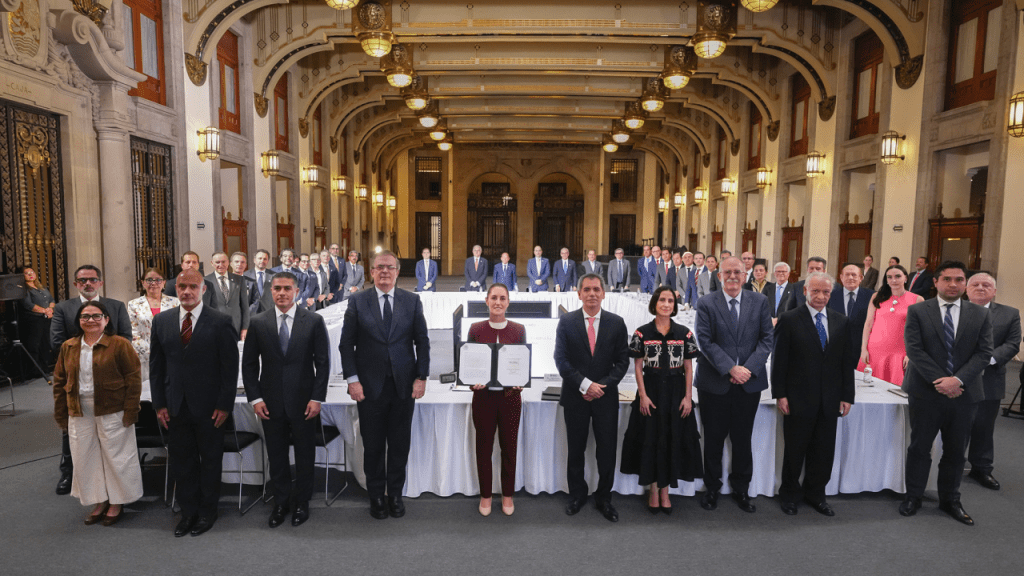 Gobierno y sector empresarial de México renuevan acuerdo contra la&nbsp;inflación.