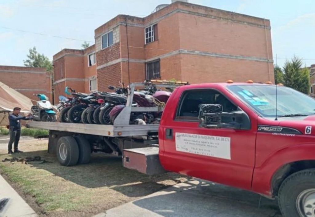 Dan autoridades estatal y municipal duro golpe contra el robo, aseguran diez&nbsp;motos.