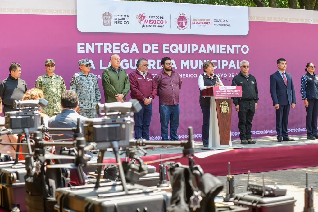 Entrega Gobernadora Delfina Gómez 200 patrullas, motopatrullas y drones con alta tecnología en&nbsp;Naucalpan.