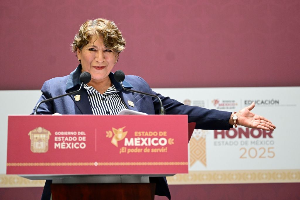 Anuncia Gobernadora Delfina Gómez Álvarez 2 mil basificaciones al magisterio mexiquense; entrega la Presea de Honor Estado de&nbsp;México.