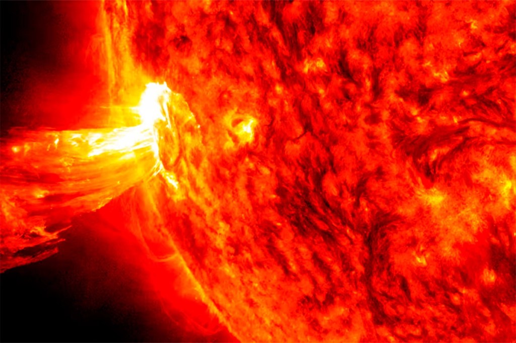 Fuerte erupción solar causa apagones de radio&nbsp;generalizados.