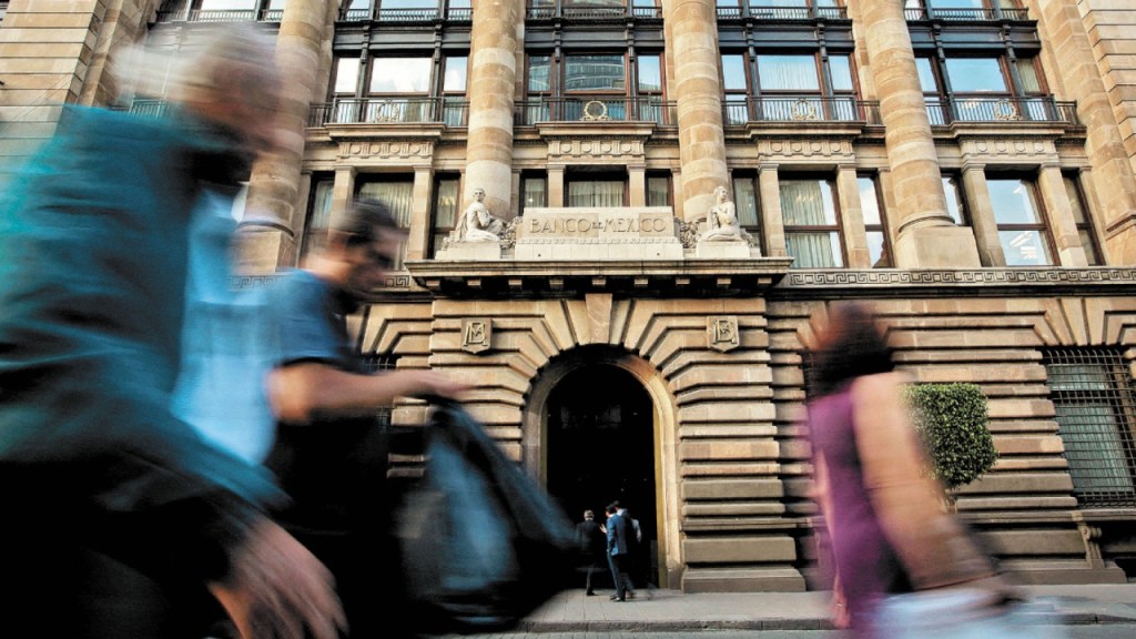 Analistas privados rebajan a 0,18% pronóstico del PIB de México&nbsp;2025.