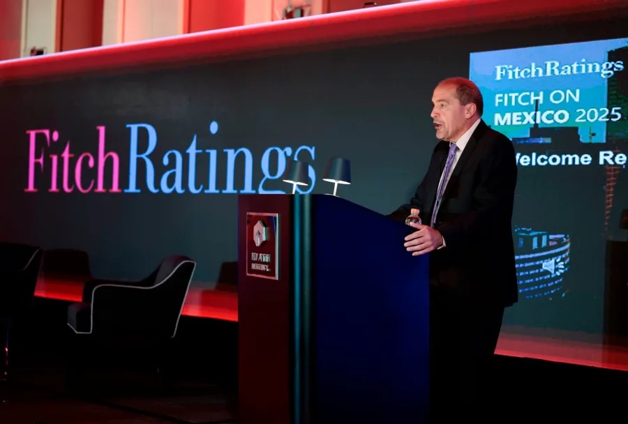 México podría ver mejora en nota soberana por consolidación fiscal, según&nbsp;Fitch.