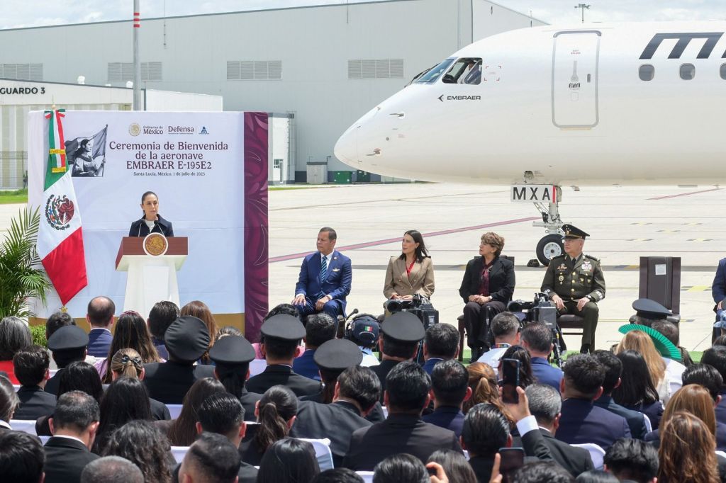 Mexicana de Aviación se moderniza: Presidenta Claudia Sheinbaum y Gobernadora Delfina Gómez reciben en el AIFA primer avión&nbsp;Embraer.