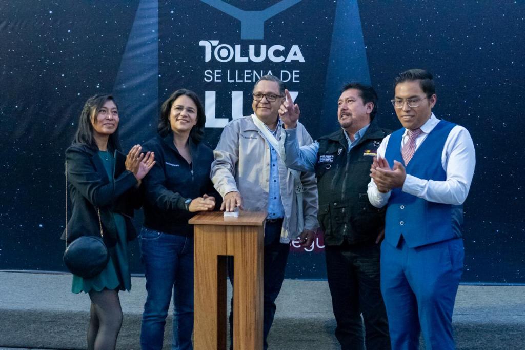 Más luz para la zona norte de Toluca: Ricardo Moreno cumple su compromiso con nuevas&nbsp;luminarias.