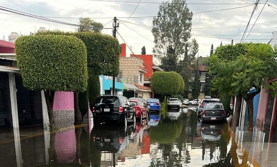 Inundaciones arrastran a Bosques de Aragón al abandono institucional; vecinos enfrentan el agua,&nbsp;solos.