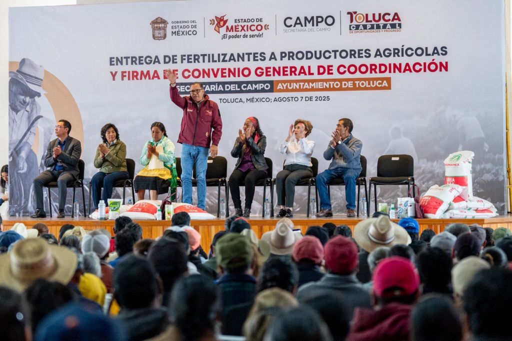 Entrega fertilizante Gobierno de Toluca y refuerza alianza con&nbsp;campo.
