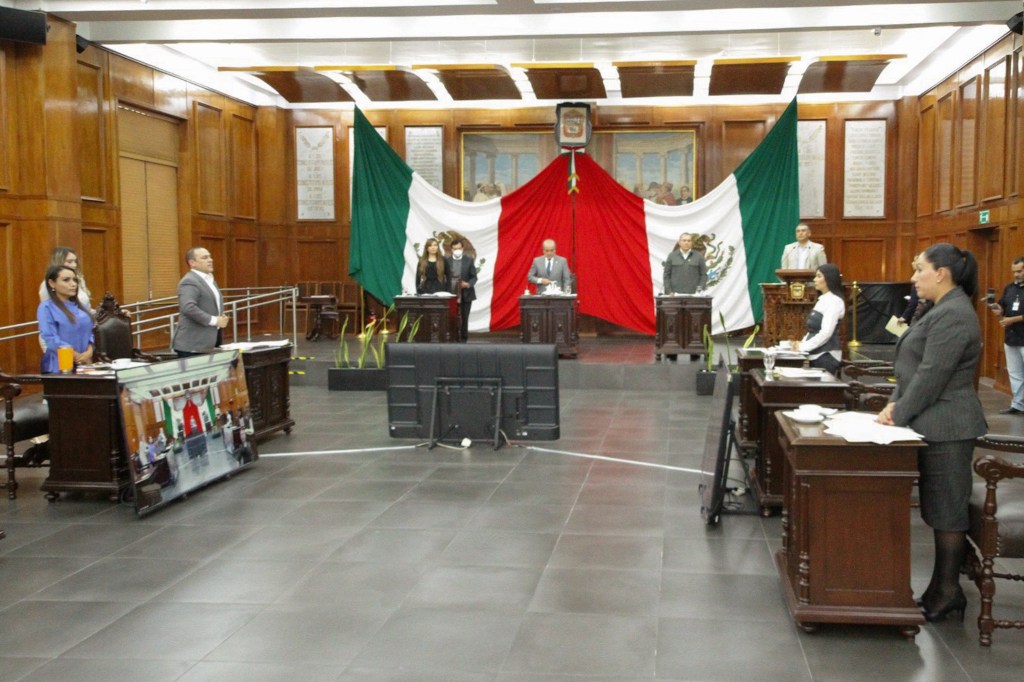 En Congreso, guardan minuto de silencio en memoria de&nbsp;Dulce.