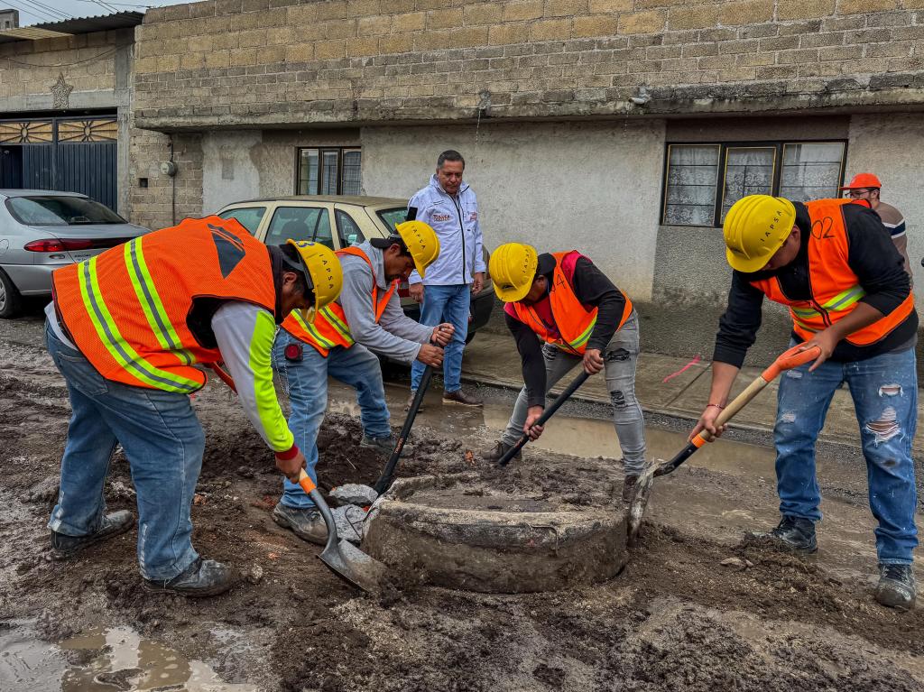 Empieza pavimentación con nueva tecnología en calle Bicentenario de&nbsp;Huichochitlán.