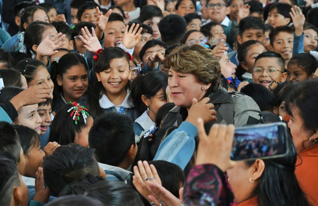 Arranca ciclo escolar con 2.8 millones de estudiantes en EdoMéx; Gobernadora Delfina Gómez entrega útiles escolares y presenta protocolo Mochila de&nbsp;Paz.