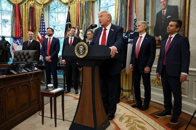 Trump lanza su ‘Megafarmacia del Bienestar’… y acuerda bajar precios con&nbsp;Pfizer.