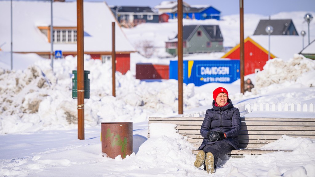 Disculpa tardía: informe revela que Dinamarca forzó a indígenas de Groenlandia a recibir anticonceptivos.