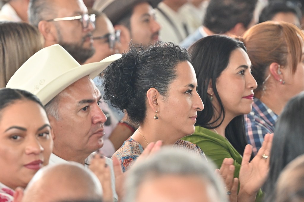 Congresistas atestiguan informe de la gobernadora en el sur del Edomex.  