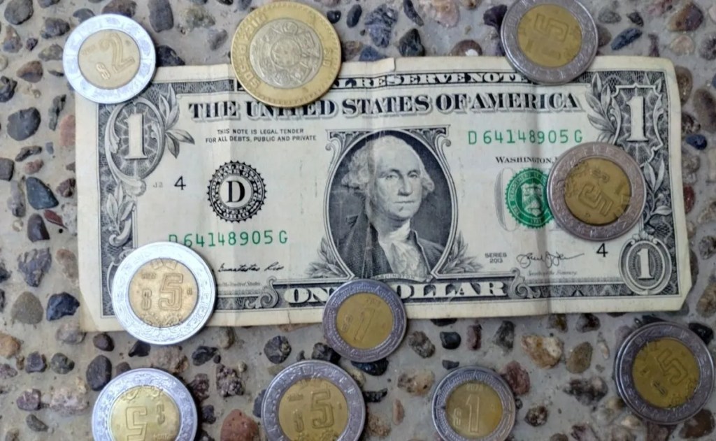 ¡Fuerte tropiezo! Cae peso mexicano ante el dólar hoy 10de&nbsp;octubre.