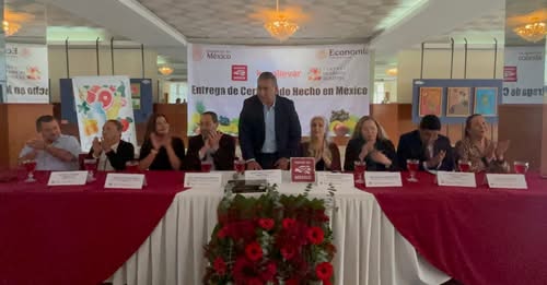 Entrega de Distintivo Hecho en México a la Central y a&nbsp;Kevallevar.com
