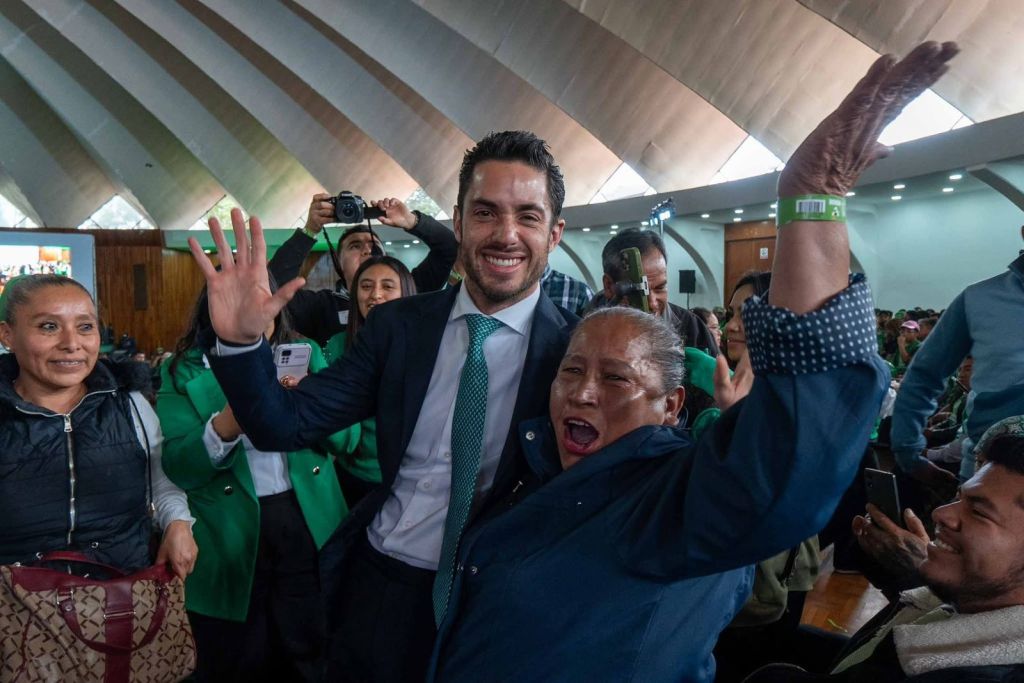 Pepe Couttolenc rinde su Primer Informe Legislativo “Escuchar para Cumplir” ante miles de&nbsp;mexiquenses.