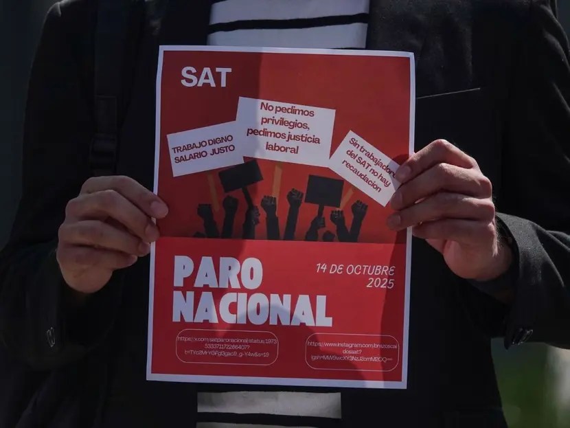 Paro en el SAT: Sheinbaum niega afectación al servicio y promete revisar&nbsp;sueldos.