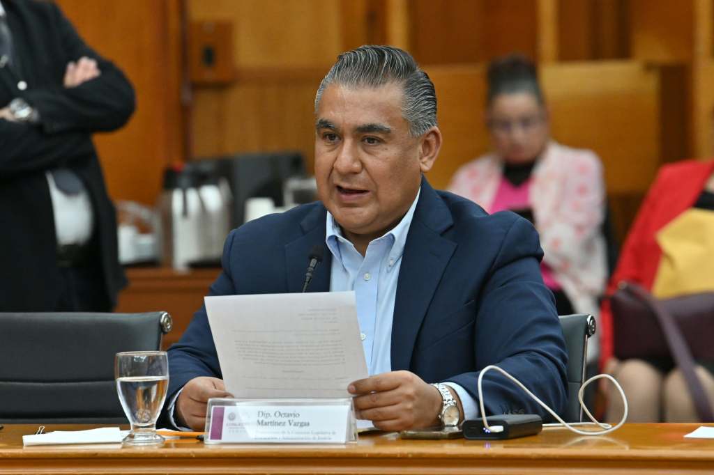 Avalan entrega de árboles como símbolo de vida y recuerdo&nbsp;familiar.