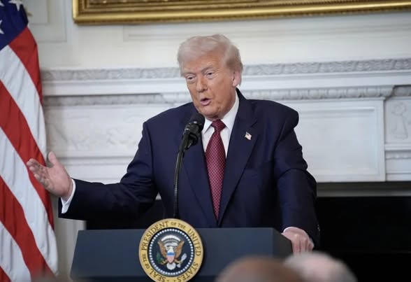 Donald Trump dijo que los ciudadanos norteamericanos recibirán un bono de 2.000 dólares gracias a los&nbsp;aranceles.