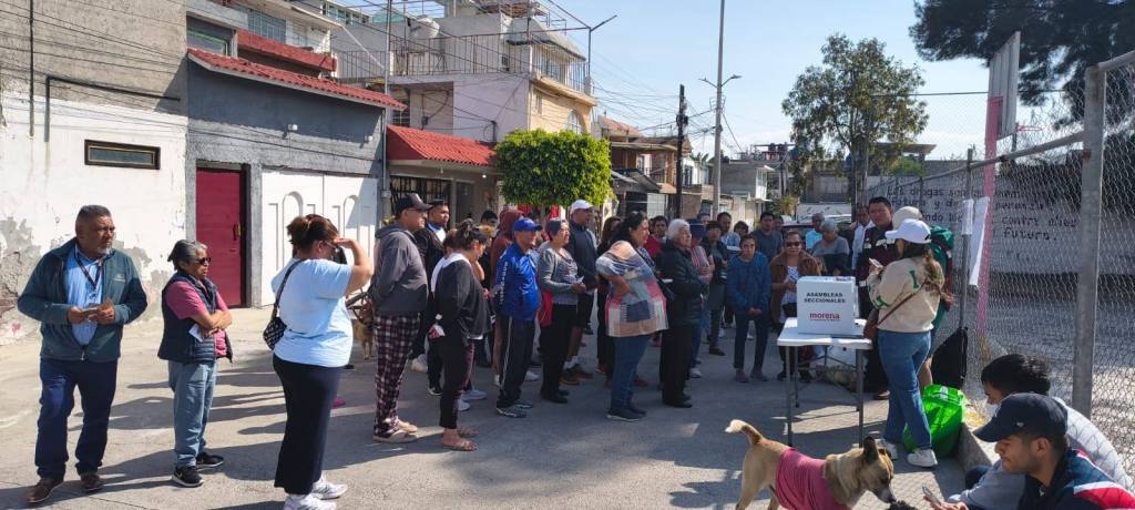 Miles de vecinas y vecinos nos afiliamos a morena en Ecatepec. Felicidades a las personas que votaron para elegir a sus autoridades seccionales de nuestro partido Morena Sí. ¡Enhorabuena a ¡¡¡l@s&nbsp;ganador@s!!!.