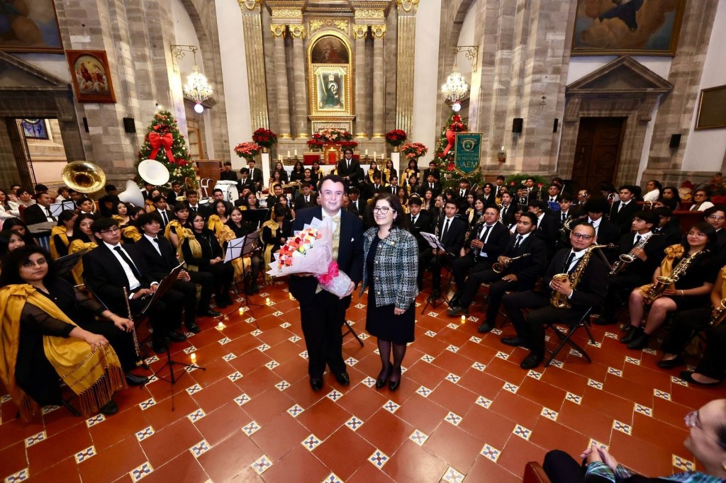 🟢🟡 Banda Universitaria de Marcha de la UAEMéx ofreció concierto navideño en catedral de&nbsp;Tenancingo.