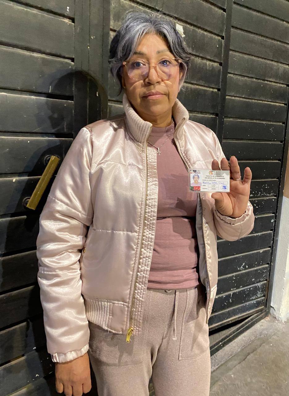 Continuamos entregando tarjetas de descuento de negocios participantes dentro de la Central de Abasto Ecatepec, las entregaremos en todas las comunidades del municipio y dará inicio a partir del próximo 1 de Febrero del&nbsp;presente.