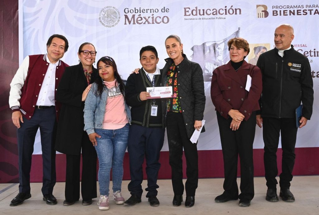Ayer Nuestra Presidenta Claudia Sheinbaum Pardo junto a La Gobernadora Delfina Gómez Álvarez y el Secretario de Educación Mario Delgado Carrillo, entregamos La Beca Rita Cetina a Cientos de Jóvenes&nbsp;Ecatepenses.