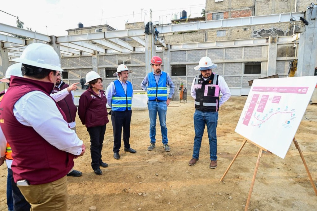 Gobernadora Delfina Gómez supervisa obra de la Línea III del Mexicable en Naucalpan; reducirá tiempos de traslados en el Valle de&nbsp;México.