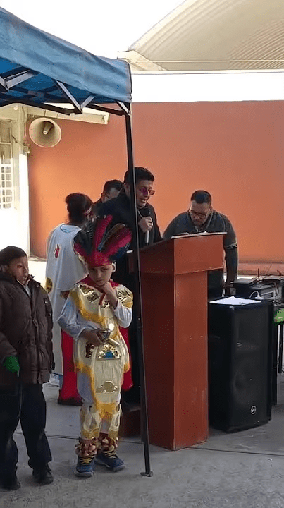 Estudiantes, Gracias por la Oportunidad que me Otorgan en Servirles.&nbsp;VIDEO.