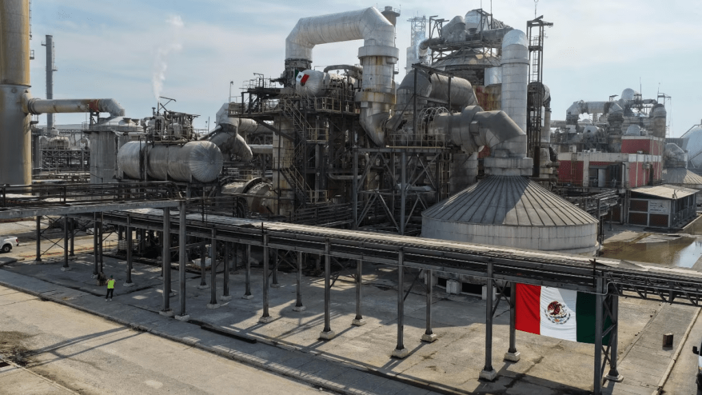 Pemex sube refinación en 2025: ‘Cocinó’ 1,136 mil barriles diarios de petróleo, 44.4% más que en&nbsp;2024.