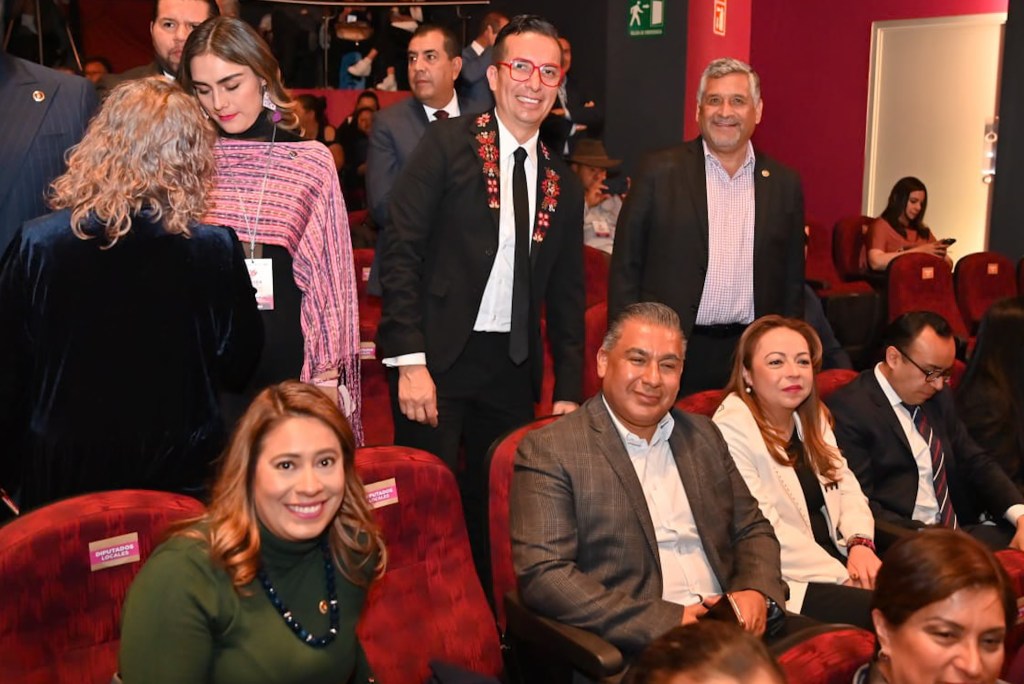 Participan congresistas en ceremonia de Aniversario del Estado de México.