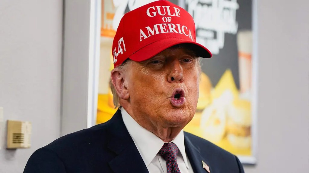 Donald Trump pide que Australia conceda asilo a jugadoras iraníes que se negaron a cantar el himno&nbsp;nacional.