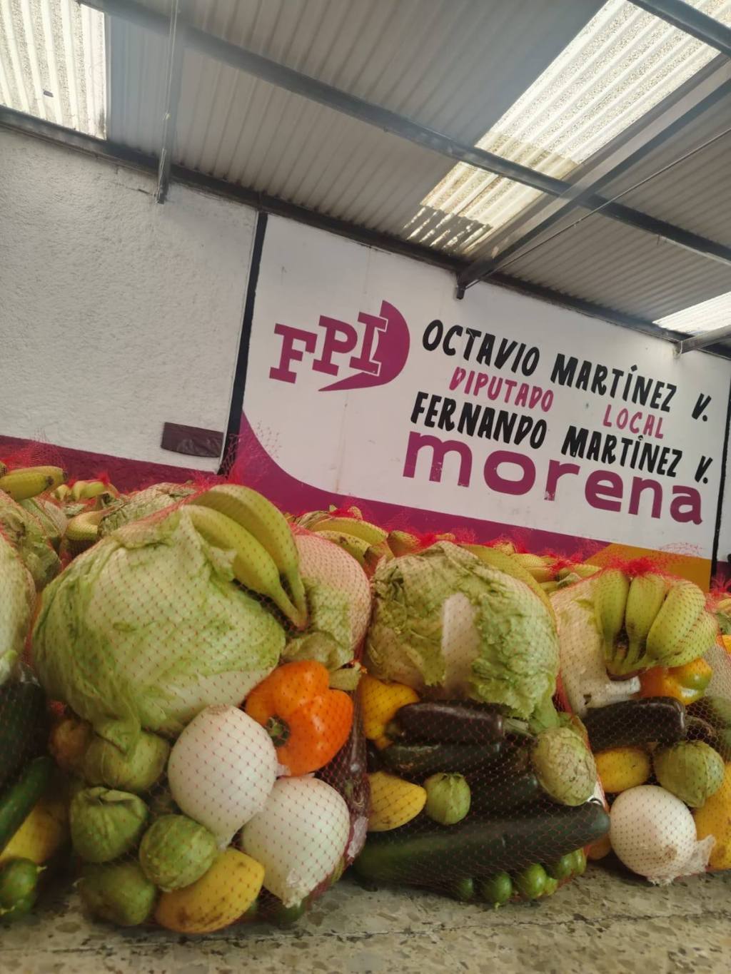 ¡¡Más Familias de Ecatepec Beneficiadas con Canastas Básicas!!!: Octavio Martínez&nbsp;Vargas.